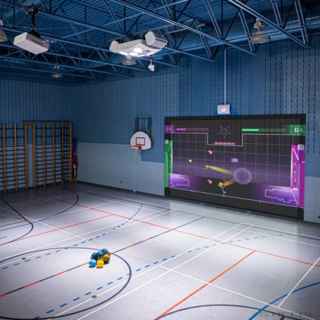 LÜ egy projektoros interaktív tornatermi rendszer (5200 Lumen)